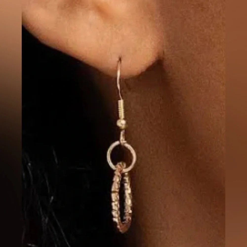 “Urban Acoustics” Gold Necklace & Earring Set - Picture 3 of 3
